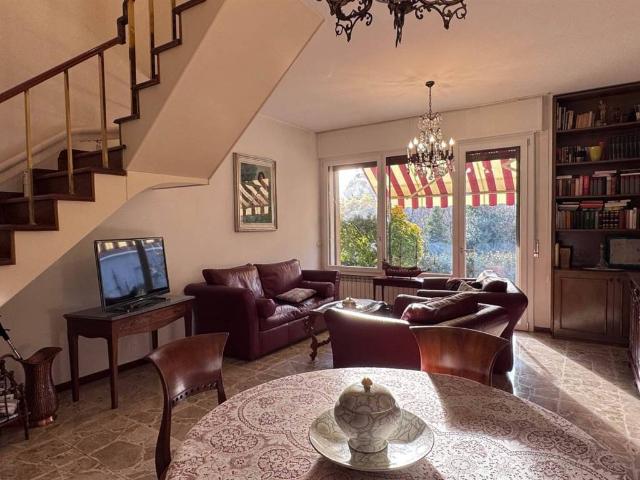 Villa Schiera in vendita a Macherio, Lombardia