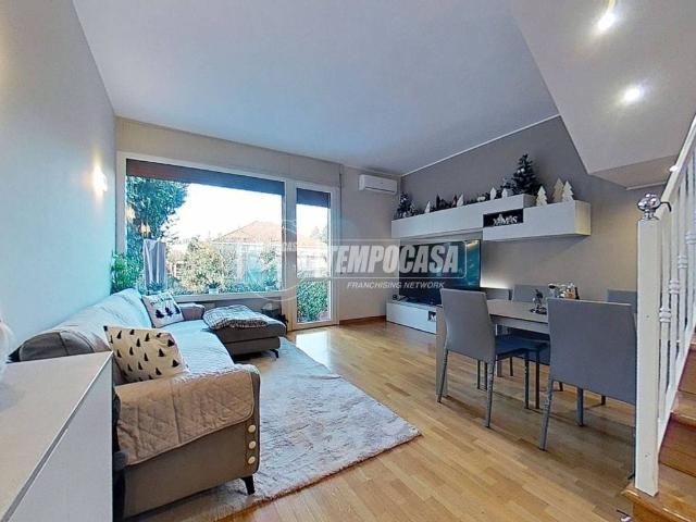 Villa Schiera in vendita a Macherio, Lombardia