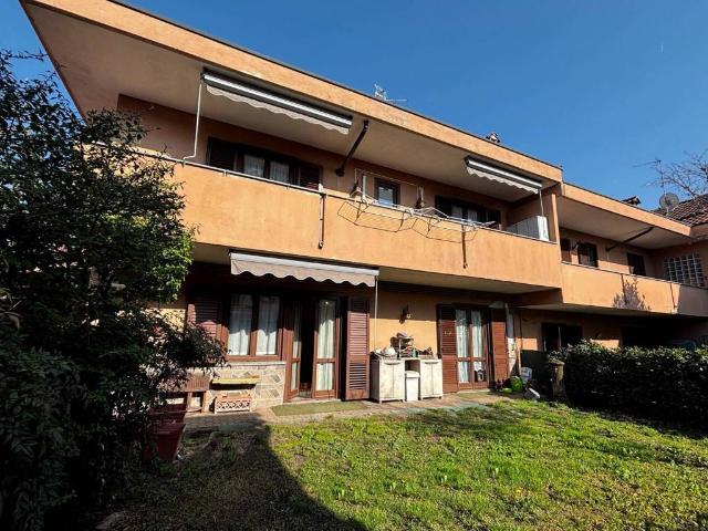 Villa Schiera in vendita a Macherio, Lombardia