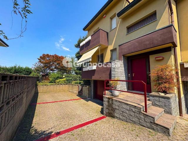 Villa Schiera in vendita a Magenta, Lombardia
