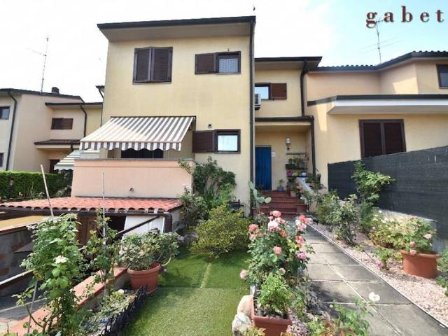 Villa Schiera in vendita a Magenta, Lombardia