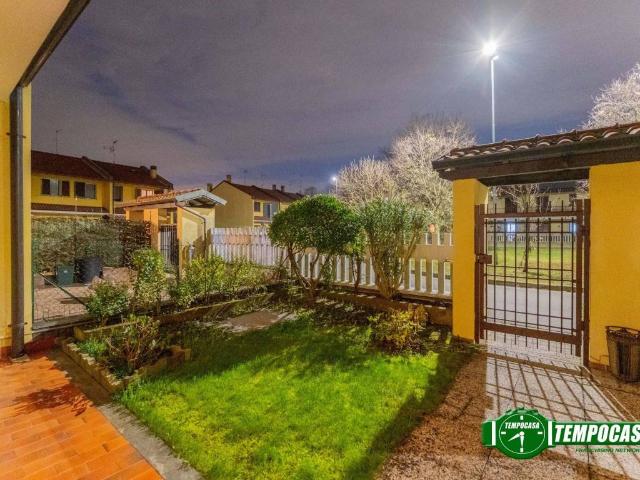 Villa Schiera in vendita a Robecco Sul Naviglio, Lombardia