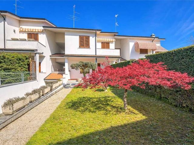 Villa Schiera in vendita a Magenta, Lombardia
