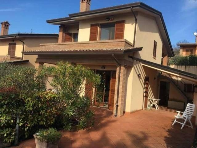 Villa Schiera in vendita a Magione, Umbria