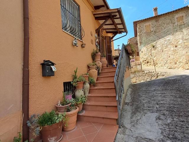 Villa Schiera in vendita a Torricella, Magione