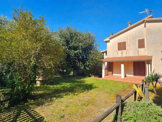 Villa Schiera in vendita a Cupi, Magliano in Toscana