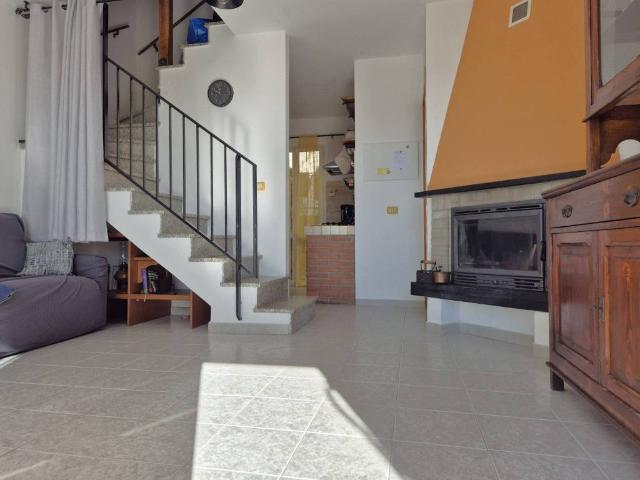 Villa Schiera in vendita a Magliolo, Liguria