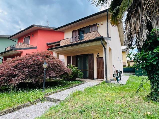 Villa Schiera in vendita a Mairago, Lombardia