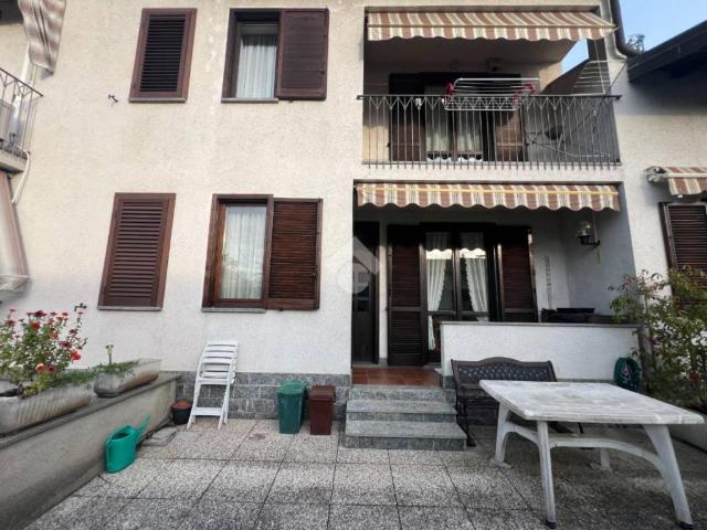 Villa Schiera in vendita a Malnate, Lombardia