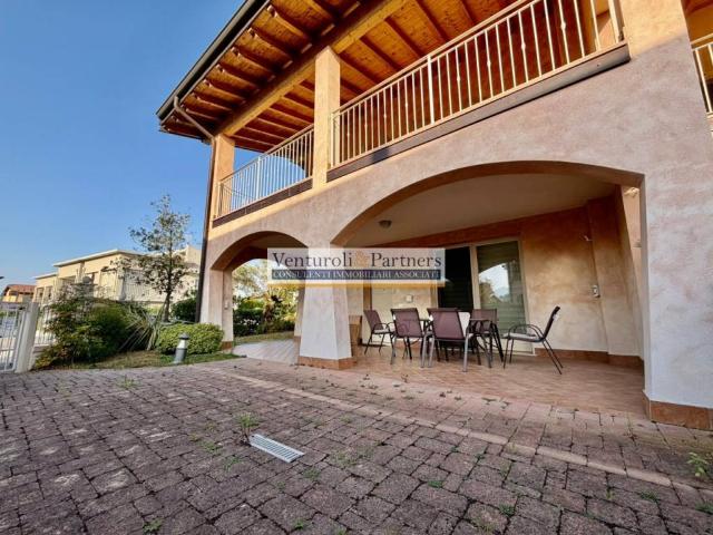 Villa Schiera in vendita a Pieve Vecchia, Manerba Del Garda