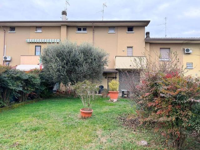 Villa Schiera in vendita a Manerbio, Lombardia