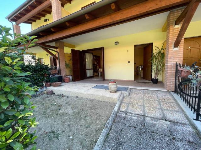 Villa Schiera in vendita a Manoppello Scalo, Manoppello