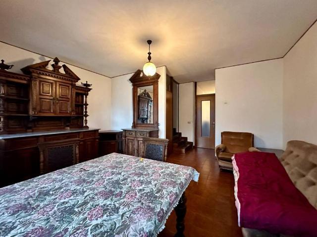 Villa Schiera in vendita a Manzano, Friuli-Venezia Giulia