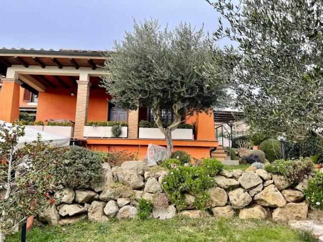 Villa Schiera in vendita a Roma Capitale, Lazio