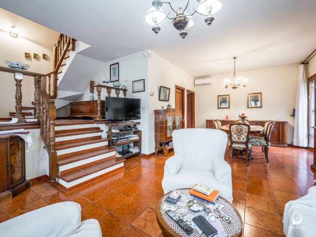 Villa Schiera in vendita a Unione dei comuni del Distretto Ceramico, Maranello