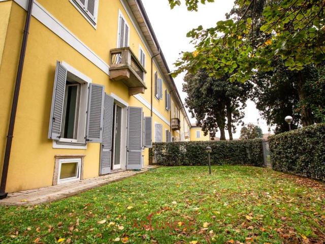 Villa Schiera in vendita a Asmonte, Ossona