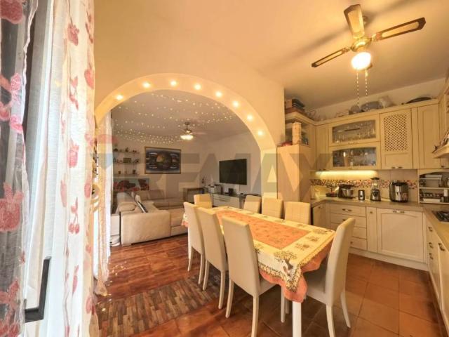 Villa Schiera in vendita a Comunità Montana del Piambello, Marchirolo