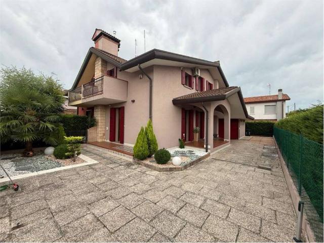 Villa Schiera in vendita a Marcon, Veneto