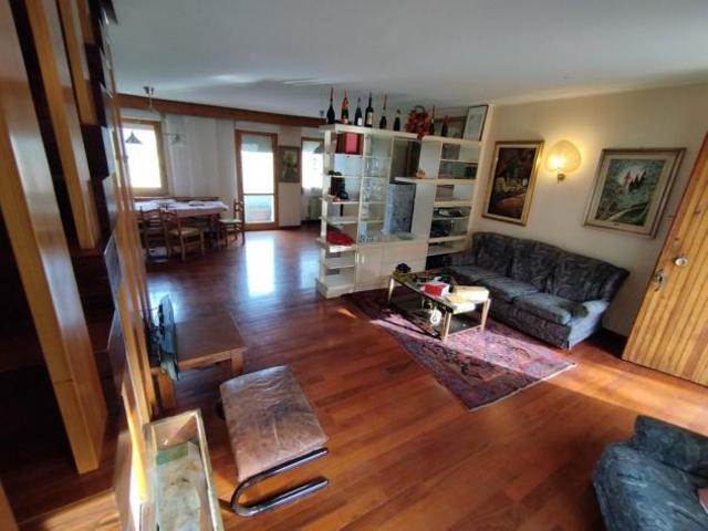 Villa Indipendente in vendita a Massa e Cozzile, Italia