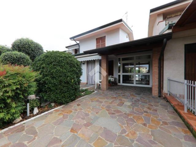Villa Schiera in vendita a Marmirolo, Lombardia