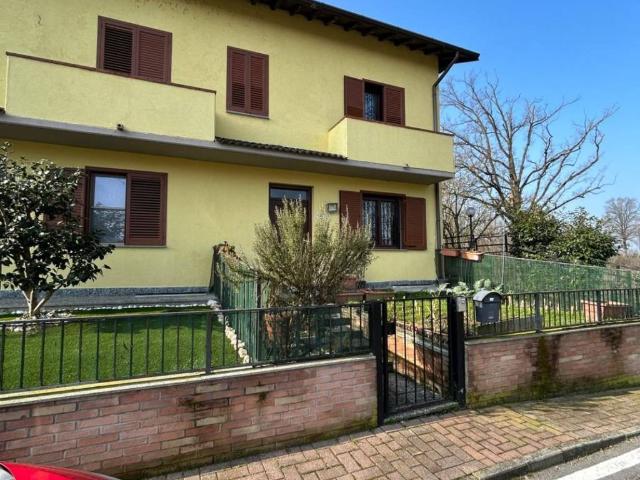 Villa Schiera in vendita a Marzano, Lombardia