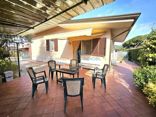 Villa Schiera in vendita a Remola, Marina Di Massa