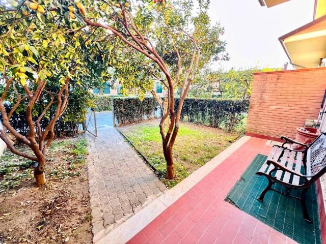 Villa Schiera in vendita a Turano, Marina Di Massa
