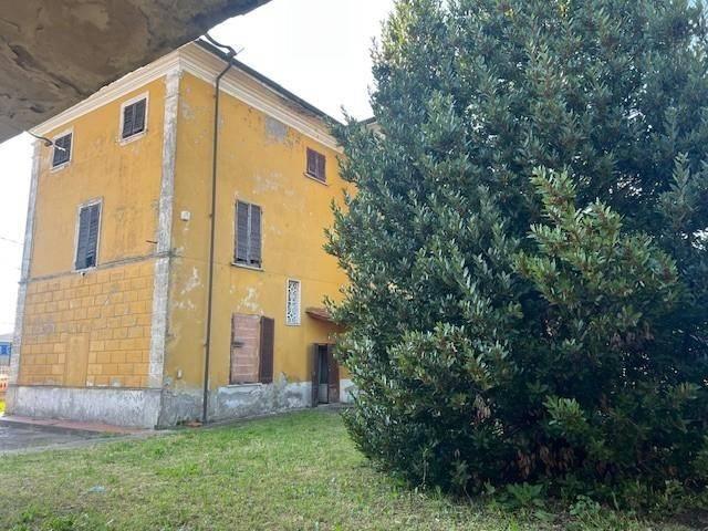 Villa Schiera in vendita a Quercioli, Marina Di Massa