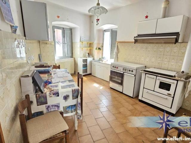 Villa Schiera in vendita a Castagnola, Marina Di Massa