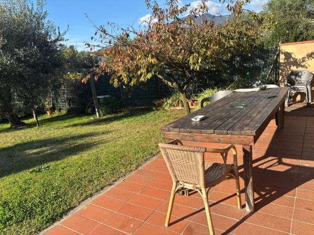 Villa Schiera in vendita a Quercioli, Marina Di Massa