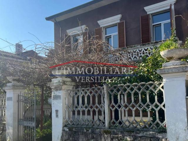 Villa Schiera in vendita a San Carlo, Marina Di Massa