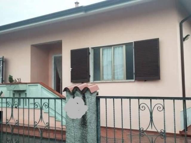 Villa Schiera in vendita a Romagnano, Marina Di Massa