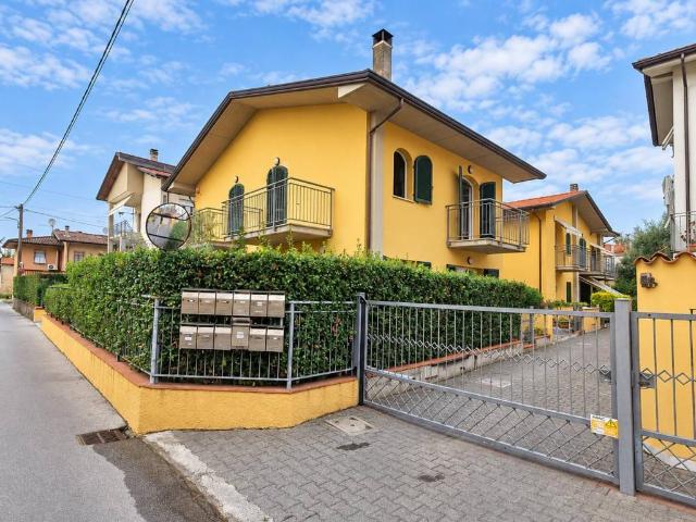 Villa Schiera in vendita a Quercioli, Massa