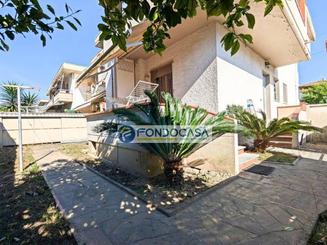 Villa Schiera in vendita a Marina di Massa, Marina Di Massa
