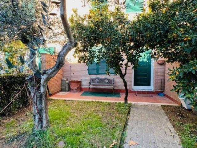 Villa Schiera in vendita a San Cristoforo, Marina Di Massa