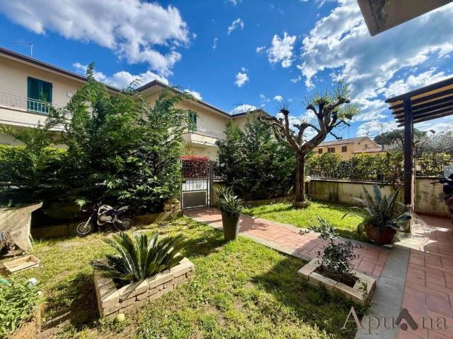 Villa Schiera in vendita a Quercioli, Marina Di Massa