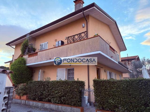 Villa Schiera in vendita a Quercioli, Marina Di Massa