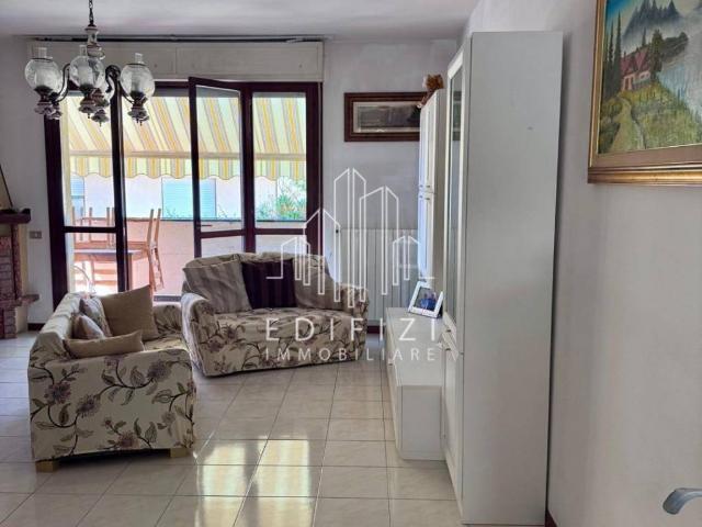Villa Schiera in vendita a San Carlo, Marina Di Massa