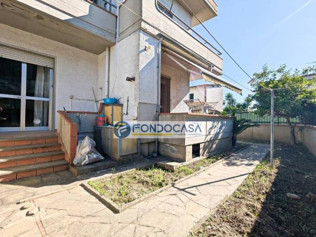 Villa Schiera in vendita a Marina di Massa, Marina Di Massa