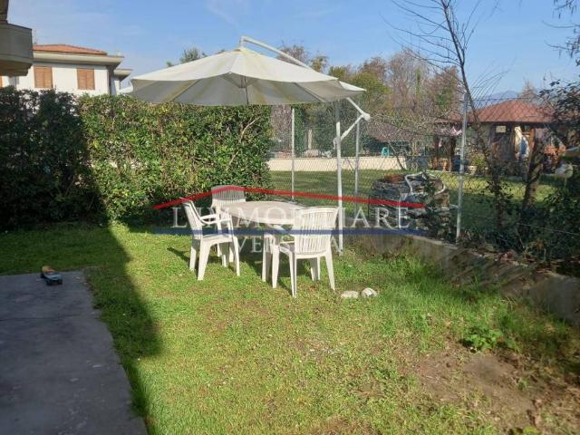 Villa Schiera in vendita a Marina di Massa, Marina Di Massa