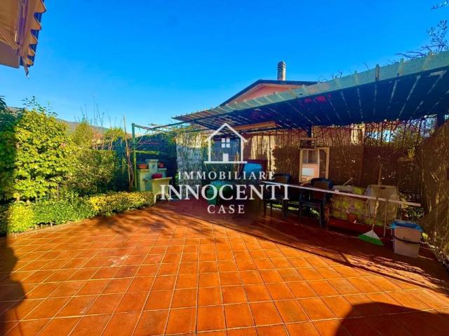 Villa Schiera in vendita a Romagnano, Marina Di Massa