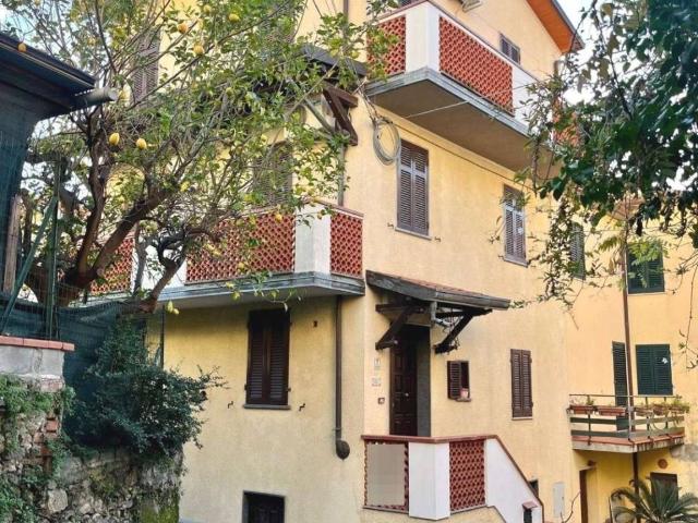 Villa Schiera in vendita a San Carlo, Marina Di Massa