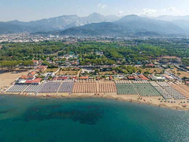 Villa Schiera in vendita a Marina di Massa, Marina Di Massa