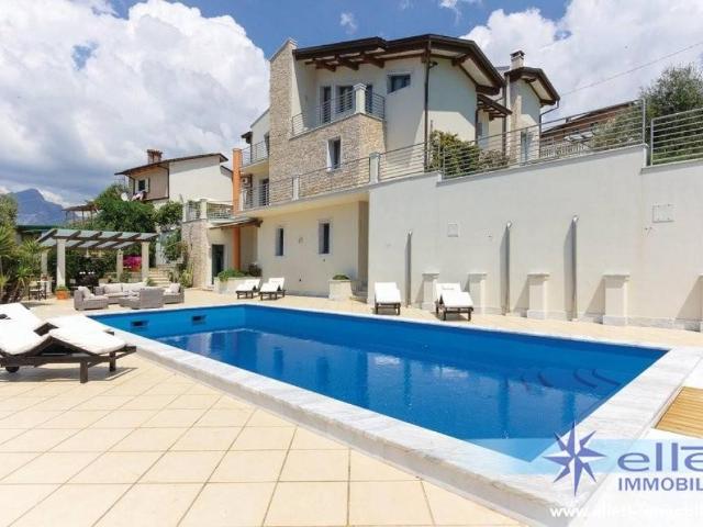 Villa Schiera in vendita a San Carlo, Marina Di Massa
