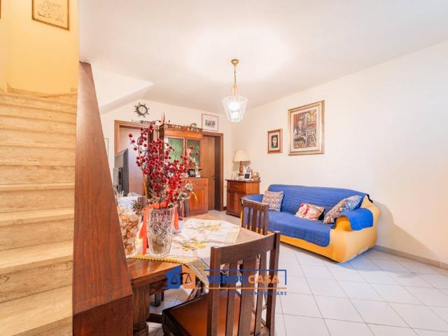 Villa Schiera in vendita a Cinque Vie, Marina Di Massa