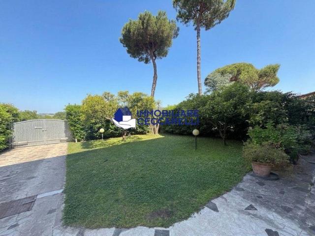 Villa Schiera in vendita a San Carlo, Marina Di Massa