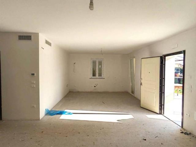 Villa Schiera in vendita a Marina di Massa, Marina Di Massa