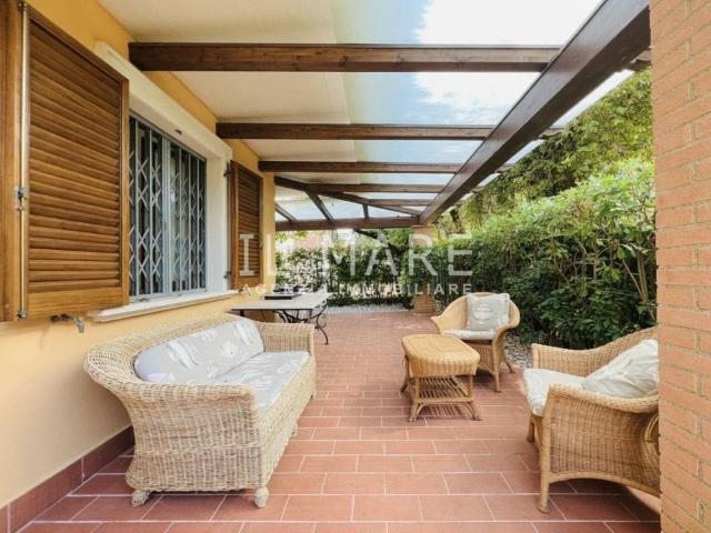 Villa Schiera in vendita a Marina di Massa, Massa