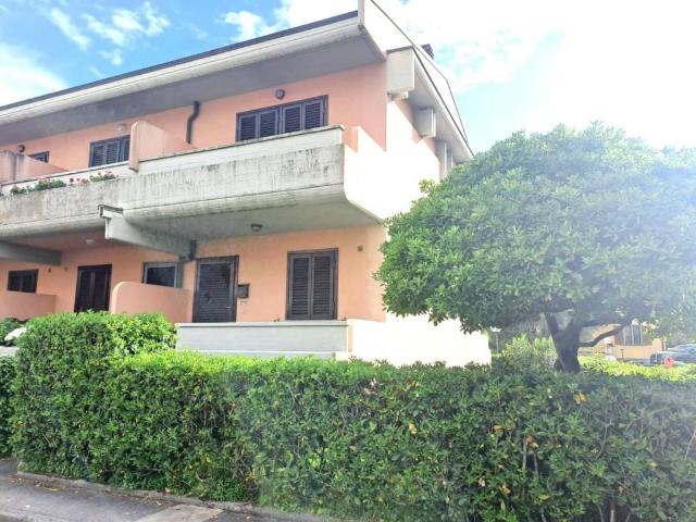Villa Schiera in vendita a Marina di Massa, Marina Di Massa