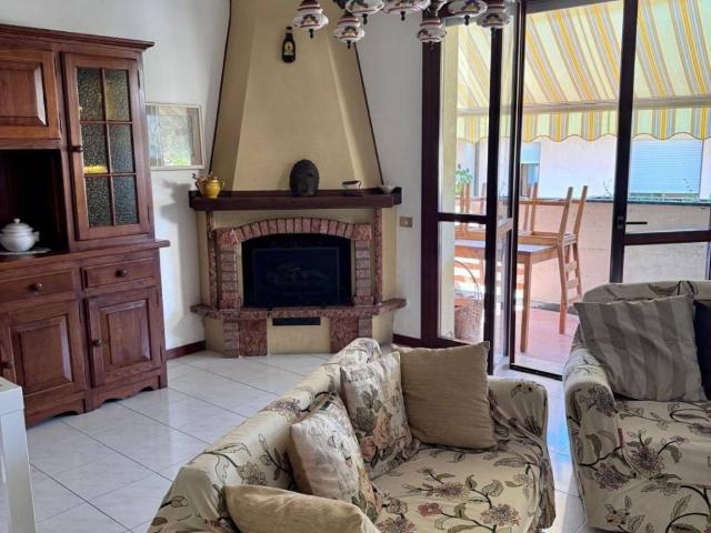 Villa Schiera in vendita a San Carlo, Marina Di Massa